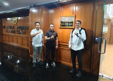 Timsus 08 temukan ribuan rokok ilegal di Tanjung Perak Timsus 08 temukan ribuan rokok ilegal di Tanjung Perak