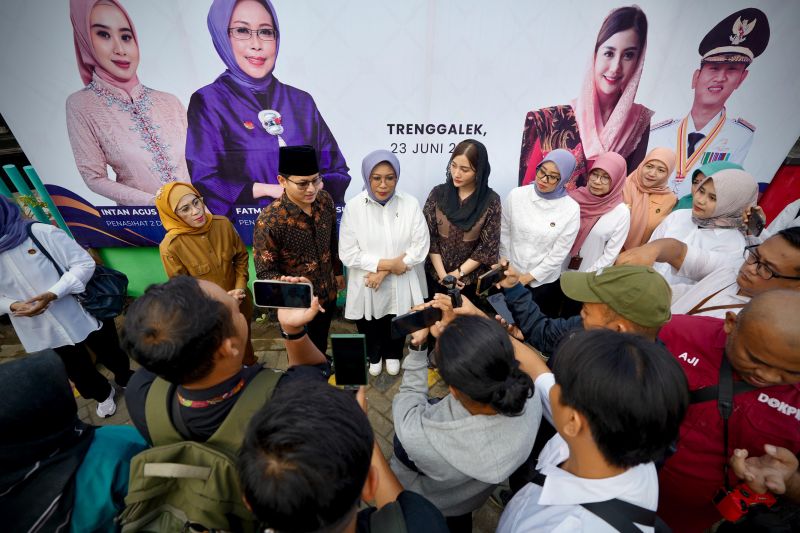 Kemensos lakukan aksi bersih sungai demi lingkungan asri di Trenggalek Kemensos lakukan aksi bersih sungai demi lingkungan asri di Trenggalek