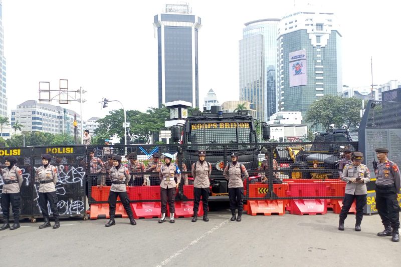 Polisi kerahkan 1.600 personel untuk amankan aksi di Monas Polisi kerahkan 1.600 personel untuk amankan aksi di Monas