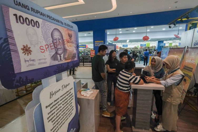 Rupiah pada Senin pagi melemah jadi Rp16.455 per dolar AS Rupiah pada Senin pagi melemah jadi Rp16.455 per dolar AS