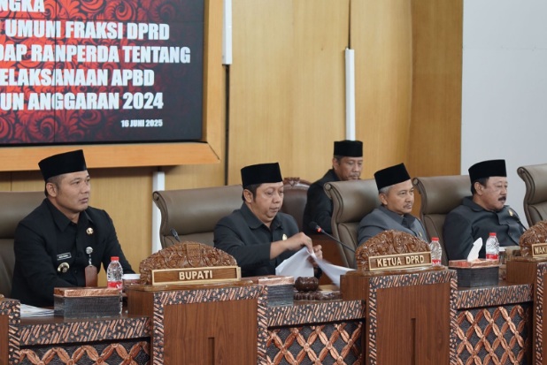 Empat fraksi sampaikan pandangan umum Ranperda Pertanggungjawaban APBD 2024 Empat fraksi sampaikan pandangan umum Ranperda Pertanggungjawaban APBD 2024