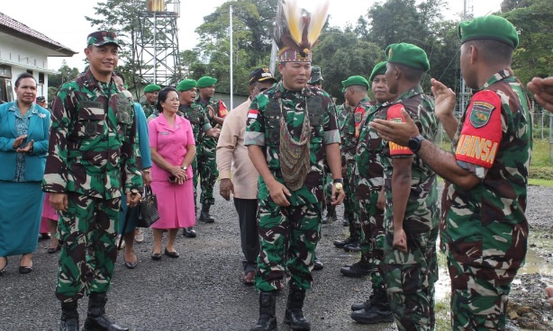 Danrem 172/PWY kunjungi Yahukimo dan Pegunungan Bintang Danrem 172/PWY kunjungi Yahukimo dan Pegunungan Bintang