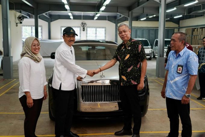 Lelang Rolls-Royce, Gus Ipul: Dimanfaatkan untuk keluarga yang membutuhkan Lelang Rolls-Royce, Gus Ipul: Dimanfaatkan untuk keluarga yang membutuhkan