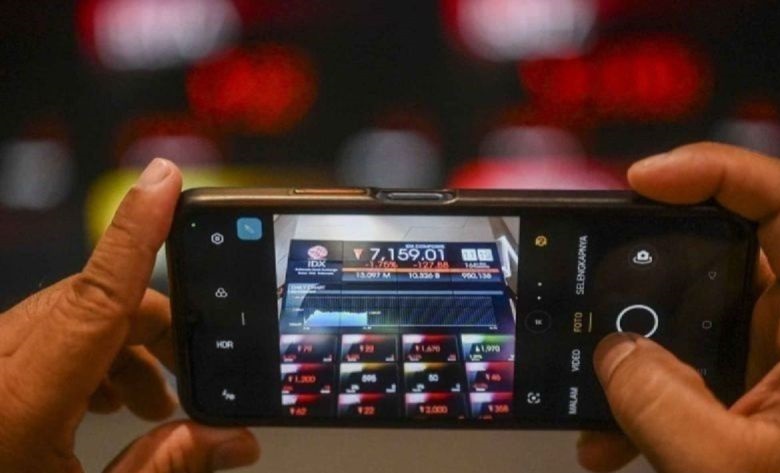 IHSG Selasa dibuka melemah 28,94 poin