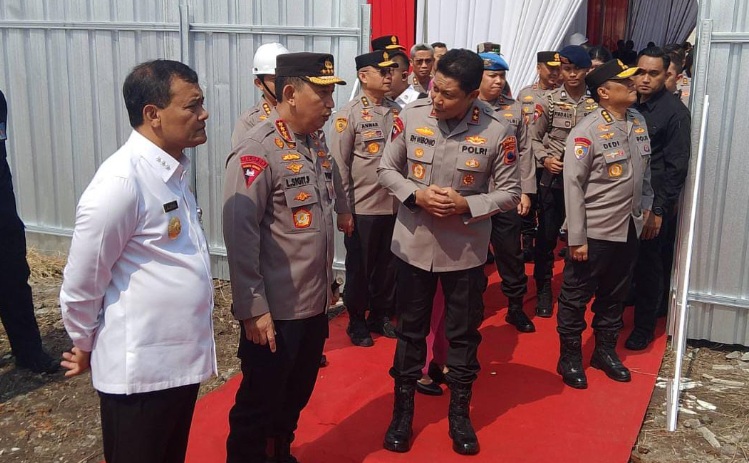 Kapolri letakkan batu pertama dapur SPPG di Solo, siap target 1.000 dapur se-Indonesia Kapolri letakkan batu pertama dapur SPPG di Solo, siap target 1.000 dapur se-Indonesia