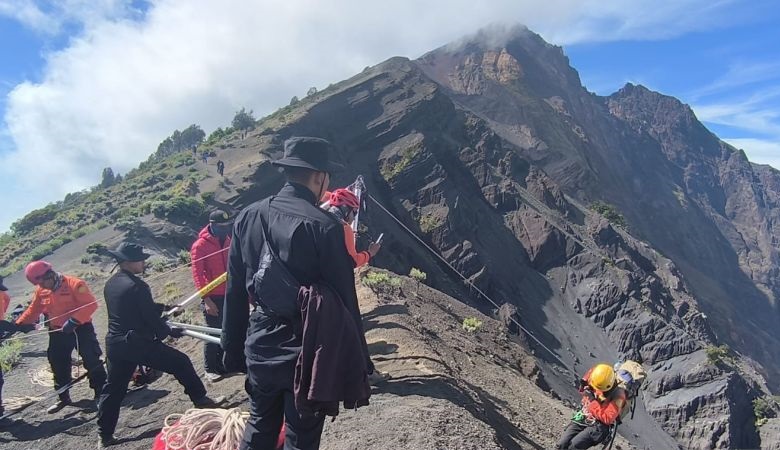 SAR temukan pendaki Brazil yang jatuh di Gunung Rinjani meninggal SAR temukan pendaki Brazil yang jatuh di Gunung Rinjani meninggal