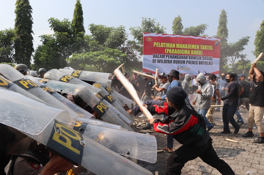 Hadapi konflik sosial, personil Polres gelar asistensi latihan management taktis Hadapi konflik sosial, personil Polres gelar asistensi latihan management taktis