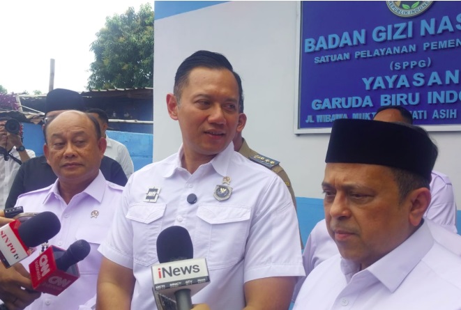 Menko AHY resmikan Dapur Makan Bergizi Gratis untuk warga di Kota Bekasi Menko AHY resmikan Dapur Makan Bergizi Gratis untuk warga di Kota Bekasi