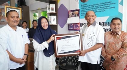 Miskin ekstrem terima bantuan beras dari Pemkab Langkat Miskin ekstrem terima bantuan beras dari Pemkab Langkat