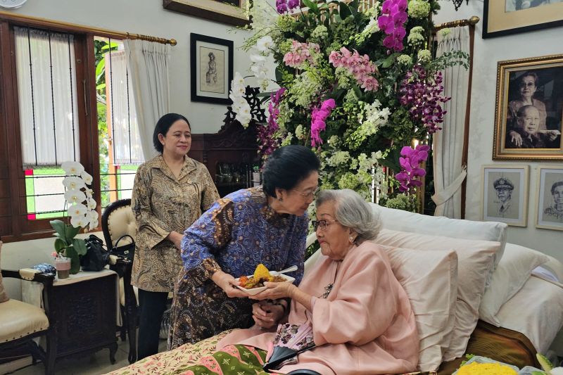 Megawati dan Puan Maharani hadiri HUT Ke-100 Meri Hoegeng