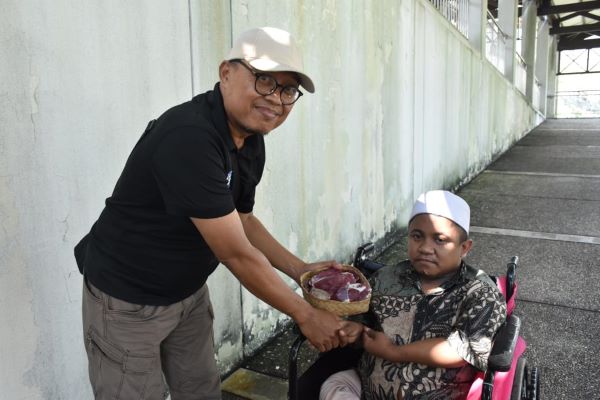Idul Adha 1446 H momen perkuat kepedulian lewat kurban ke penjuru negeri Idul Adha 1446 H momen perkuat kepedulian lewat kurban ke penjuru negeri