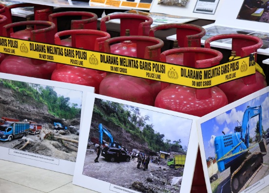 Bareskrim ungkap tambang pasir ilegal rugikan negara hingga Rp1 miliar Bareskrim ungkap tambang pasir ilegal rugikan negara hingga Rp1 miliar