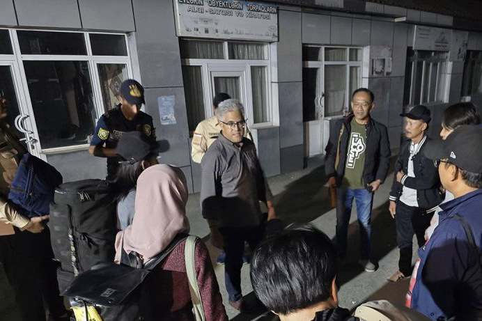 China kutuk keras serangan AS terhadap Iran China kutuk keras serangan AS terhadap Iran