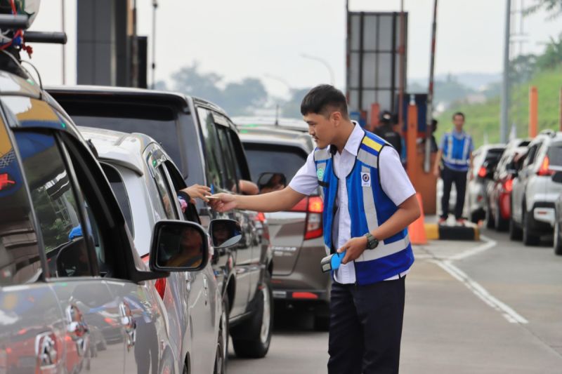 Hari ini diskon tarif tol 20 persen di Tol Trans Jawa telah diberlakukan Hari ini diskon tarif tol 20 persen di Tol Trans Jawa telah diberlakukan
