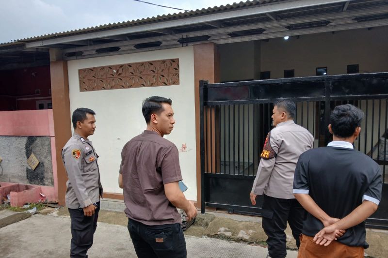 Seorang pria di Kota Serang ditemukan tewas bersimbah darah Seorang pria di Kota Serang ditemukan tewas bersimbah darah