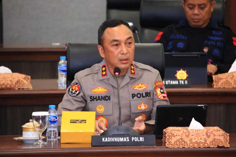 Polri beri layanan kesehatan gratis bagi ribuan orang pada Senin Polri beri layanan kesehatan gratis bagi ribuan orang pada Senin