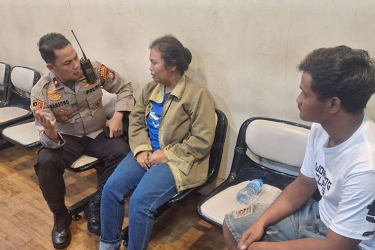 Orang tua korban yang meninggal akibat tawuran di Jaktim tolak autopsi Orang tua korban yang meninggal akibat tawuran di Jaktim tolak autopsi