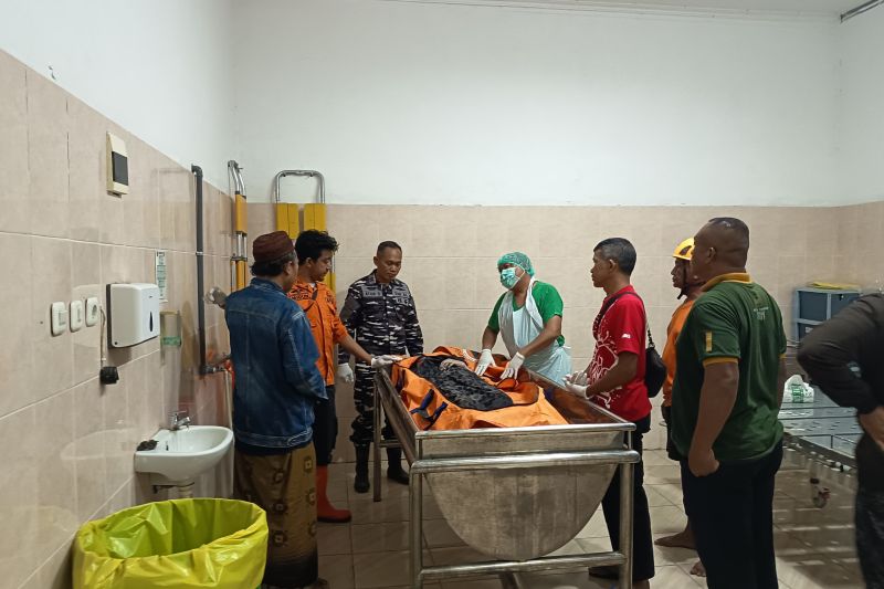 Seluruh korban tenggelam di Pantai Pancer Door Pacitan ditemukan Seluruh korban tenggelam di Pantai Pancer Door Pacitan ditemukan