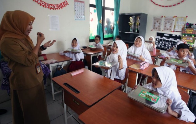 BGN klarifikasi soal pemberian MBG bahan mentah di Tangerang Selatan BGN klarifikasi soal pemberian MBG bahan mentah di Tangerang Selatan