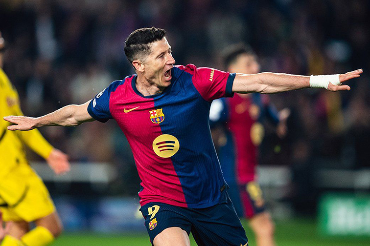 Robert Lewandowski tegaskan masih bermain untuk Barcelona musim depan Robert Lewandowski tegaskan masih bermain untuk Barcelona musim depan