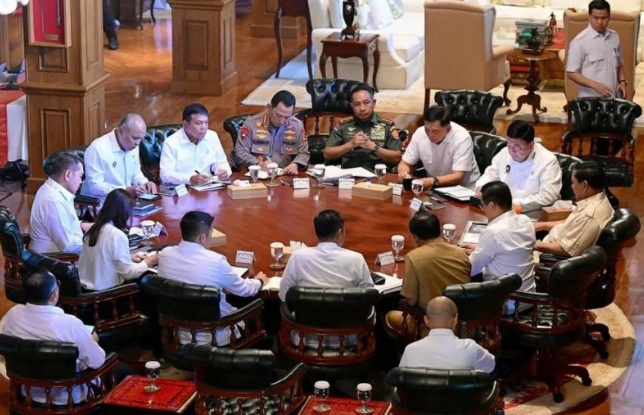 Presiden panggil menteri bidang polkam bahas kondisi global Presiden panggil menteri bidang polkam bahas kondisi global