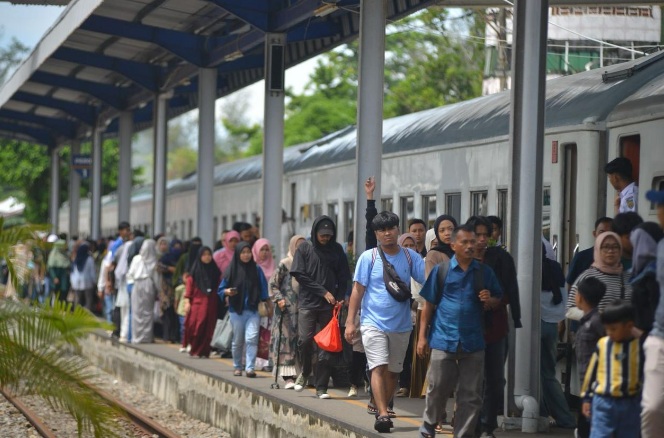 Long weekend, KA Pariaman Ekspres tetap jadi favorit masyarakat menuju lokasi wisata Long weekend, KA Pariaman Ekspres tetap jadi favorit masyarakat menuju lokasi wisata