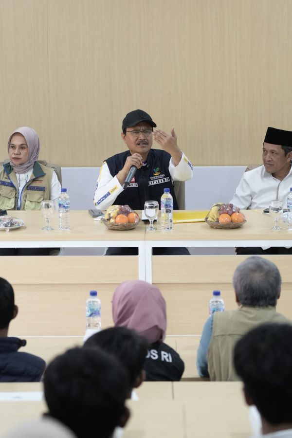 Haru, dialog orang tua dan calon siswa Sekolah Rakyat dengan Gus Ipul Haru, dialog orang tua dan calon siswa Sekolah Rakyat dengan Gus Ipul