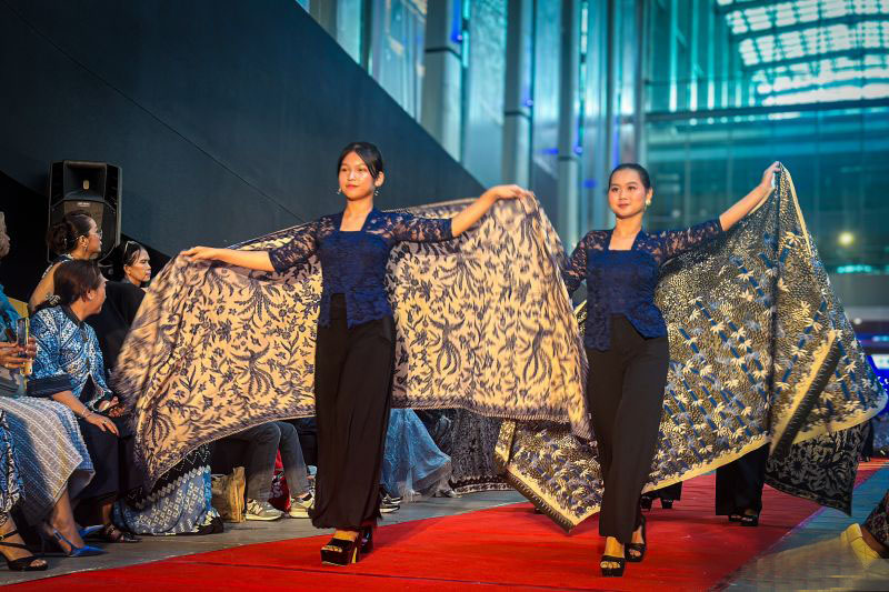 Belantara Budaya Indonesia gelar fashion show boyong 498 perempuan