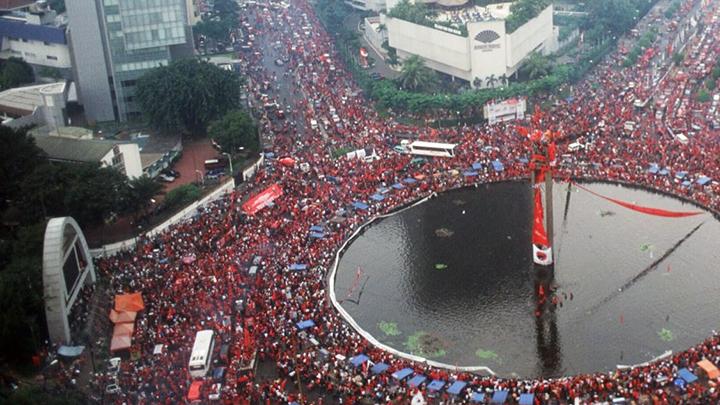 07 Juni 1999: 26 tahun silam kali pertama Pemilu digelar di Era Reformasi diikuti 48 Partai 07 Juni 1999: 26 tahun silam kali pertama Pemilu digelar di Era Reformasi diikuti 48 Partai