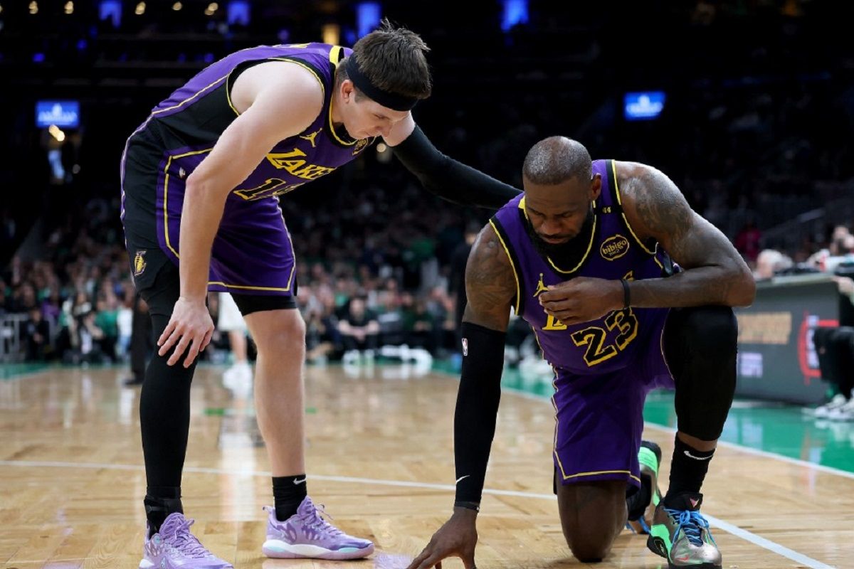 Cedera pangkal paha, LeBron James diperkirakan absen dua pekan Cedera pangkal paha, LeBron James diperkirakan absen dua pekan