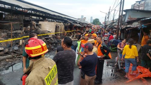 Kebakaran Pasar Poncol, sekitar 35 kios musnah dilalap api