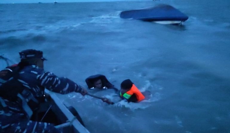 SAR gabungan Babel evakuasi ABK kapal tenggelam di Toboali