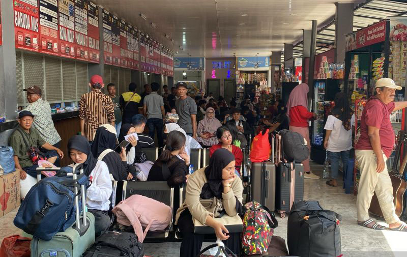 Penumpang yang mudik melalui Terminal Kalideres hampir tembus 3 ribu