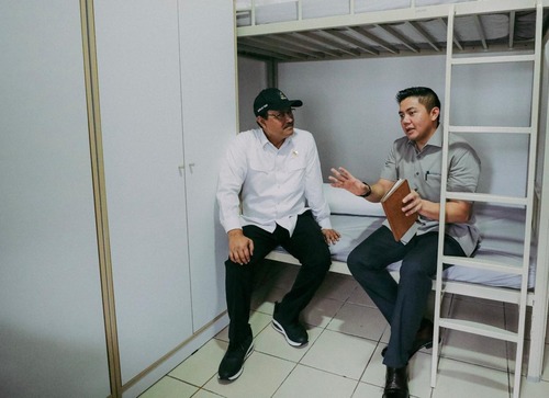 Saat Seskab Teddy dan Gus Ipul cek kesiapan Sekolah Rakyat