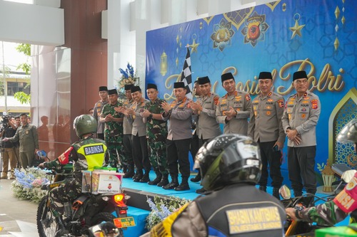 Bantuan 4.900 paket sembako didistribusikan Kapolri di Jabar