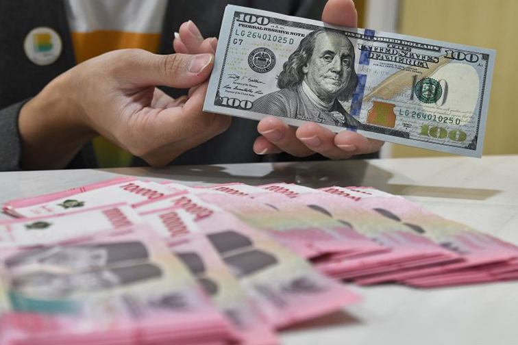 Rupiah pada Senin pagi menguat jadi Rp16.329 per dolar AS Rupiah pada Senin pagi menguat jadi Rp16.329 per dolar AS