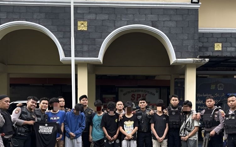 Polisi tangkap tujuh remaja yang diduga terlibat tawuran di Jakpus Polisi tangkap tujuh remaja yang diduga terlibat tawuran di Jakpus