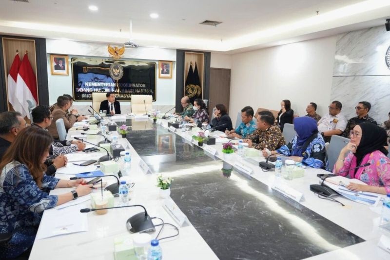 Menko Yusril minta Renstra Kemenko Kumham Imipas disempurnakan Menko Yusril minta Renstra Kemenko Kumham Imipas disempurnakan
