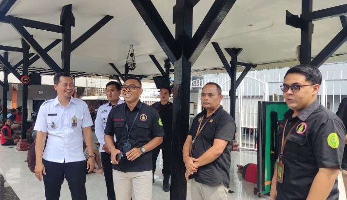 Hakim Wasmat PN Singaraja Bali tinjau proses pembinaan narapidana Hakim Wasmat PN Singaraja Bali tinjau proses pembinaan narapidana
