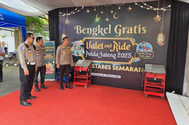 Polrestabes Semarang layani pemudik di finish Valet Ride Polrestabes Semarang layani pemudik di finish Valet Ride