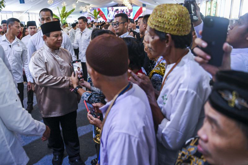 Prabowo salami masyarakat saat open housedi Istana Prabowo salami masyarakat saat open housedi Istana