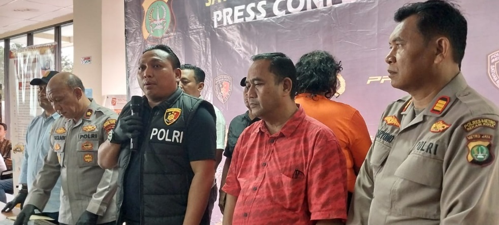 Viral peras perusahaan, Polres Metro Bekasi Kota tangkap anggota GMBI Viral peras perusahaan, Polres Metro Bekasi Kota tangkap anggota GMBI