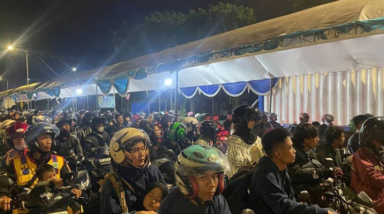 Pemudik di Pelabuhan Ciwandan Banten melonjak pada H-2 Lebaran Pemudik di Pelabuhan Ciwandan Banten melonjak pada H-2 Lebaran