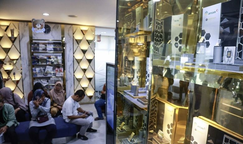 Harga emas Antam 3 Maret naik Rp7.000 menjadi Rp1,679 juta per gram Harga emas Antam 3 Maret naik Rp7.000 menjadi Rp1,679 juta per gram