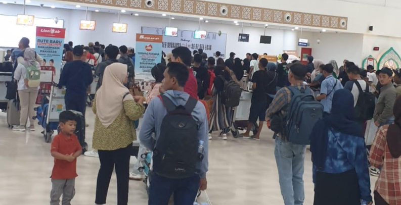 Puncak arus mudik di Bandara Syamsudin Noor tembus 12.000 penumpang Puncak arus mudik di Bandara Syamsudin Noor tembus 12.000 penumpang
