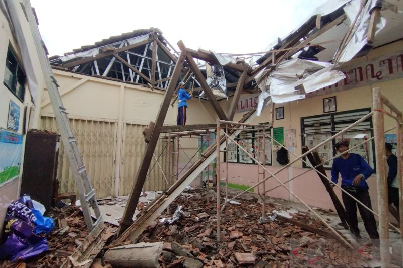 Kudus perketat mutu bahan bangunan di tahap lelang cegah sekolah rusak Kudus perketat mutu bahan bangunan di tahap lelang cegah sekolah rusak