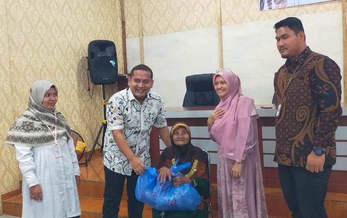 Ratusan PPKS di Langkat terima bantuan atensi dari Kemensos Ratusan PPKS di Langkat terima bantuan atensi dari Kemensos