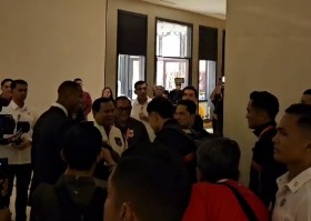 Jelang lawan Bahrain, Presiden Prabowo datangi dan beri semangat Timnas Jelang lawan Bahrain, Presiden Prabowo datangi dan beri semangat Timnas