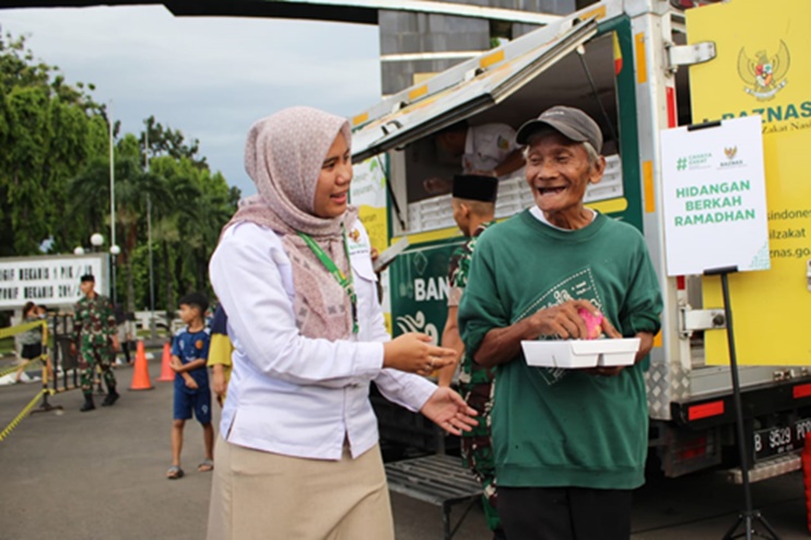 BAZNAS RI bersama Yonif 201/JY distribusikan 3.000 hidangan berkah Ramadhan di Jakarta Timur