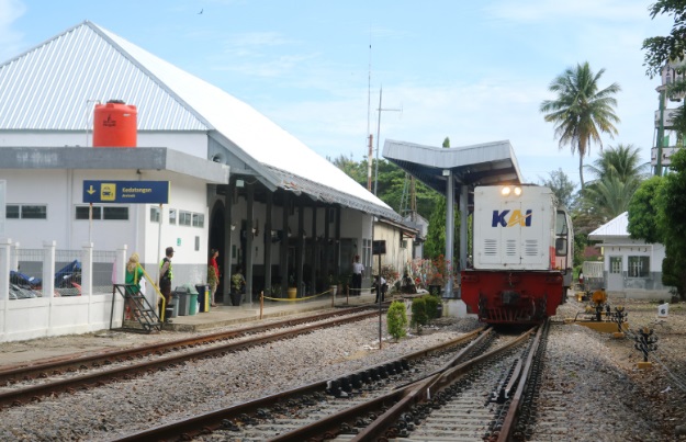 KAI Divre II Sumbar tambah perjalanan kereta api selama Lebaran KAI Divre II Sumbar tambah perjalanan kereta api selama Lebaran